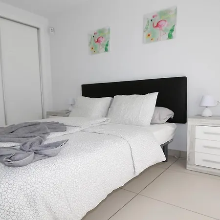 Ref 9959 Green La Marina